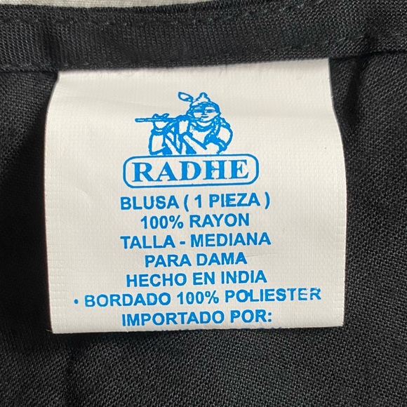 Beautiful embroidered rayon dress - Picture 8 of 8